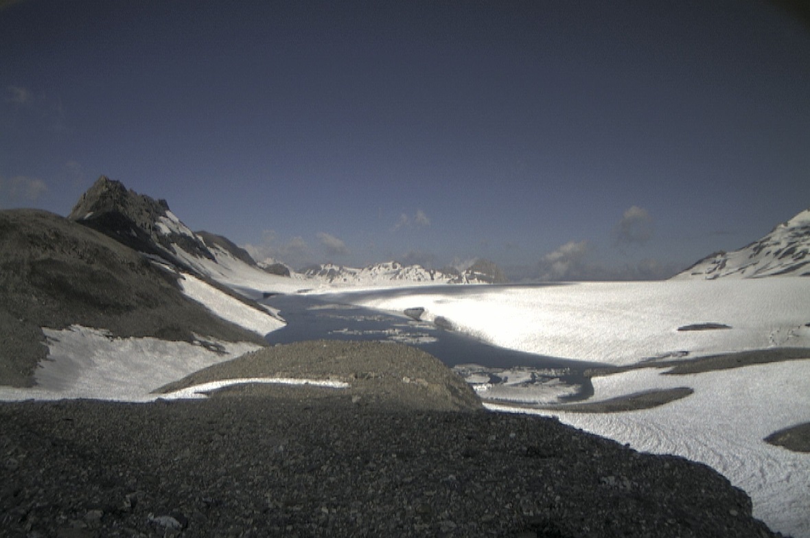 Der volle Faverges See anfangs Juli 2019.