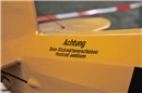 Detailarbeit: Schlichte Aufkleber auf transparenter Folie sind verpönt. Schriftz...
