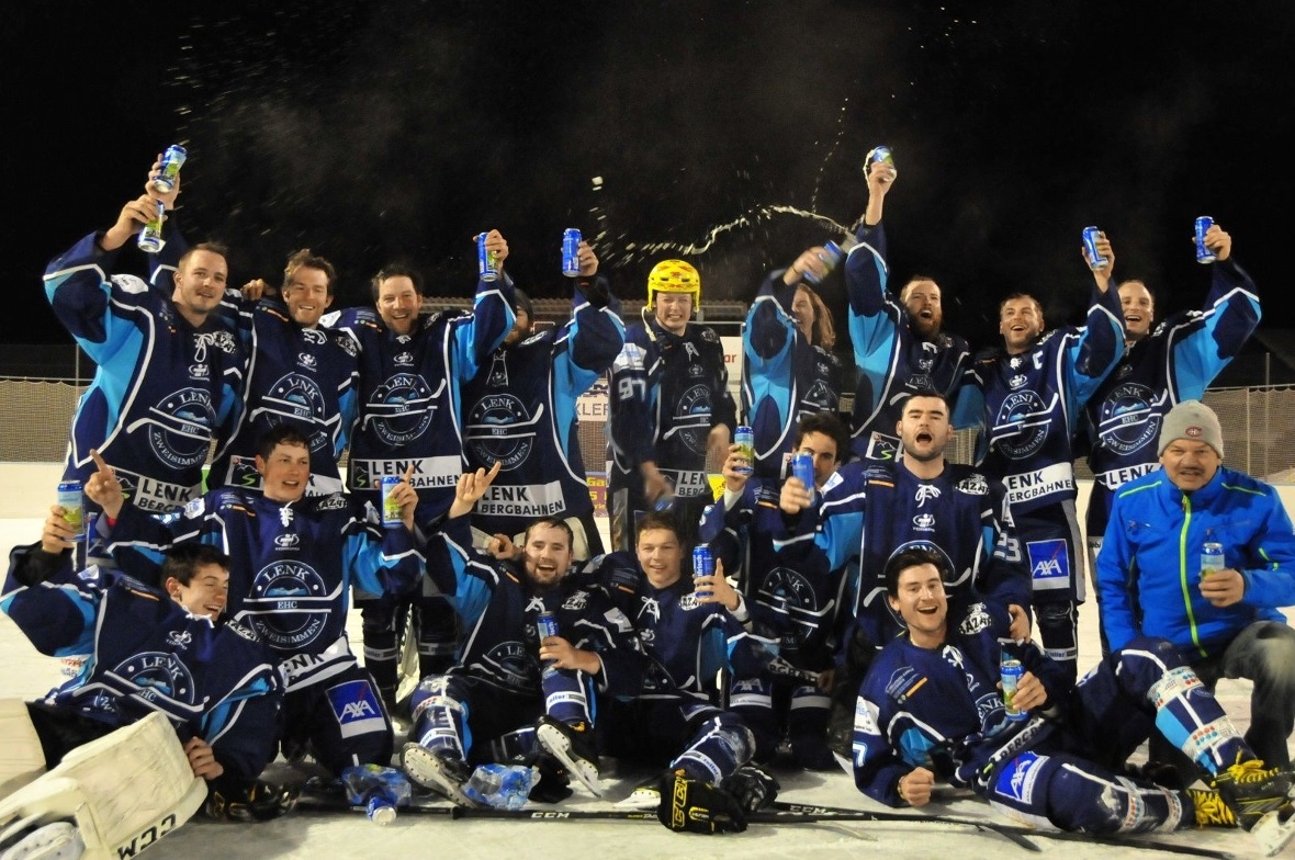 Die 1. Mannschaft durfte den direkten Wiederaufstieg feiern.