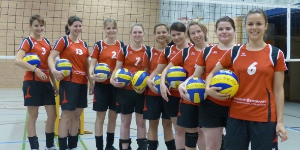 Die 5.-Liga-Damenmannschaft: Romina Schmid, Michelle Schütz, Ursina Schweizer, Stephanie Beer, Jeanine Beer, Martina Reber, Amanda Wüthrich, Karin Reber, Leonie Kunz. Es fehlen Sina Spring und Nadine Schütz.