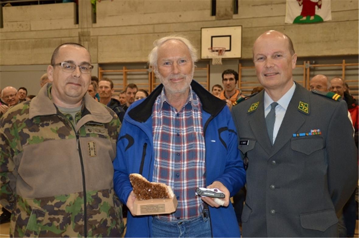 Die 53. Zweitägeler des 75jährigen Alfred Ryter würdigte Brigadier Jacques Rudin...
