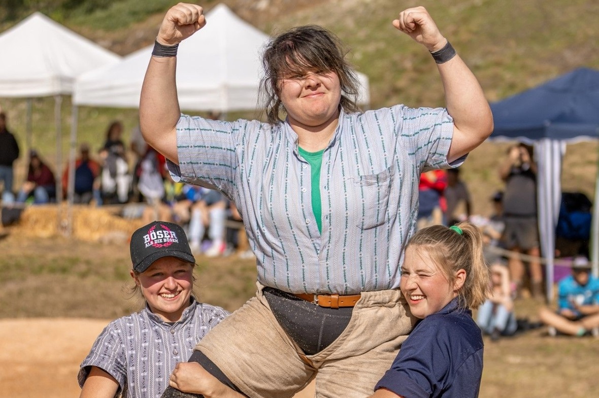 Die Aktive Schwingerkönigin Angela Riesen.