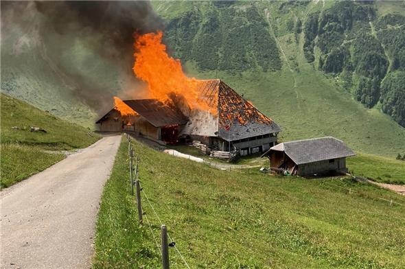 Die Alphütte der Familie Knutti auf dem Mittelberg brannte komplett nieder.