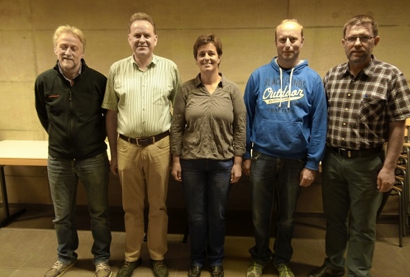 Die Arbeitsgruppe Organisationsreglement hat sich intensiv mit der Überarbeitung befasst: Gemeinderat Ruedi Werren, Gemeindeverwalter Beat Zahler, Vizepräsidentin Käthi Rösti, Gemeinderat Matthias Gobeli und Gemeindepräsident Albin Buchs.