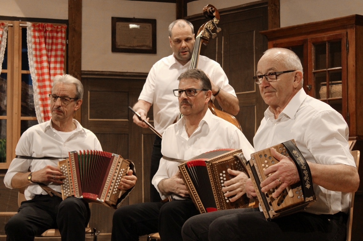 Die Arisgruess-Örgeler aus Meiringen gaben der ganzen Veranstaltung gekonnt Schw...