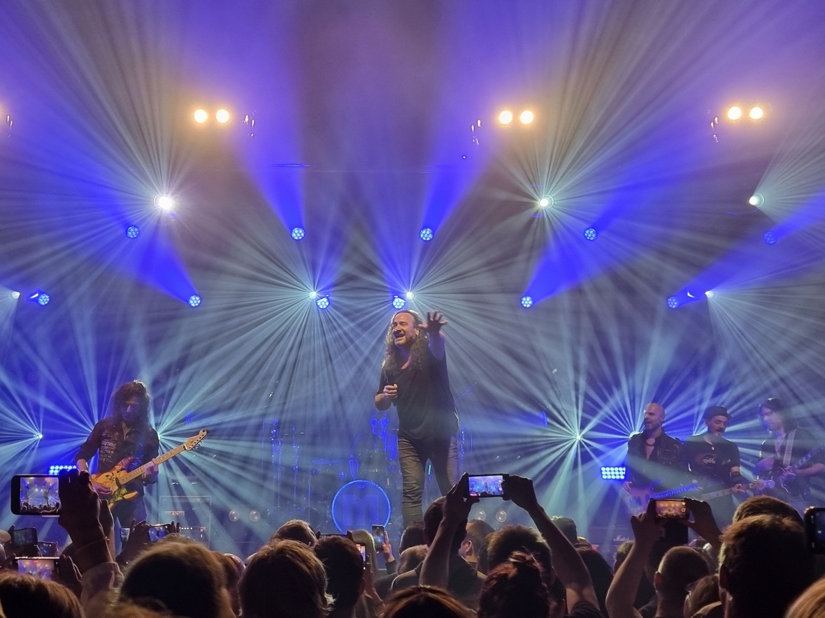 Die Band Megawatt elektrisierte das Publikum an der Lenk.