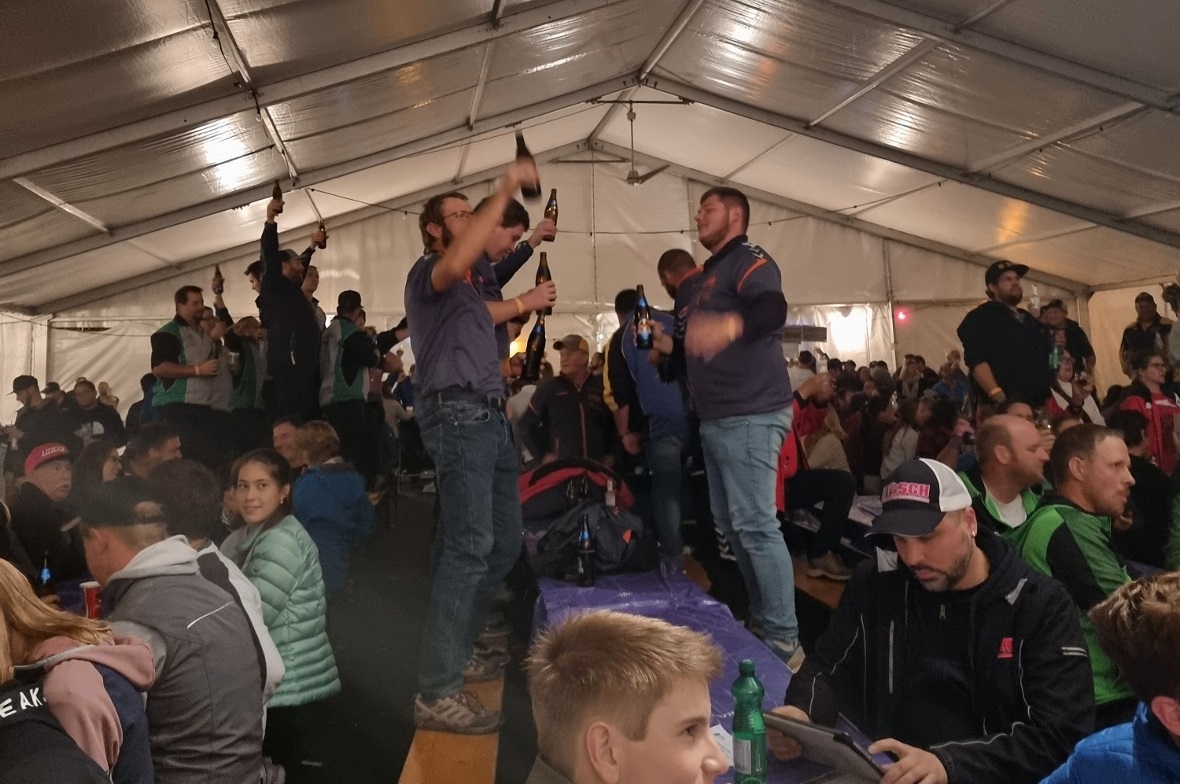 Die Band Mundartcoverband Kitsch sorgte für Partystimmung.