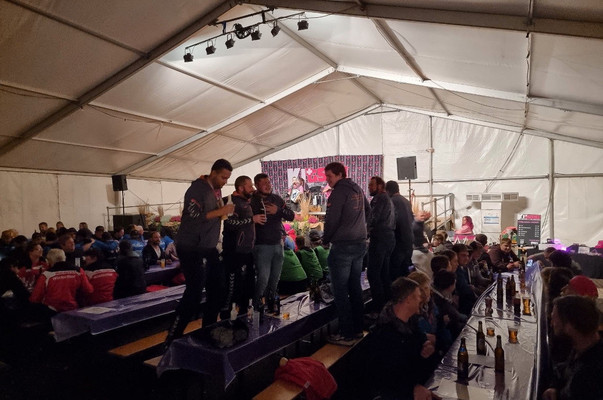 Die Band Mundartcoverband Kitsch sorgte für Partystimmung.