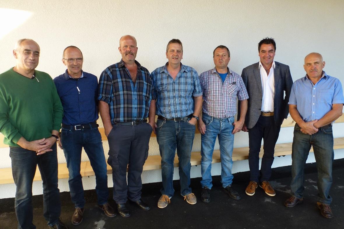 Die Baukommission mit Architekt Peter Olf, Bernhard Wüthrich, Niklaus Kunz, Fritz Senften, Urs Streun, Thomas Knutti und Heinz Jeremias (Lorenz Dreyer fehlt).