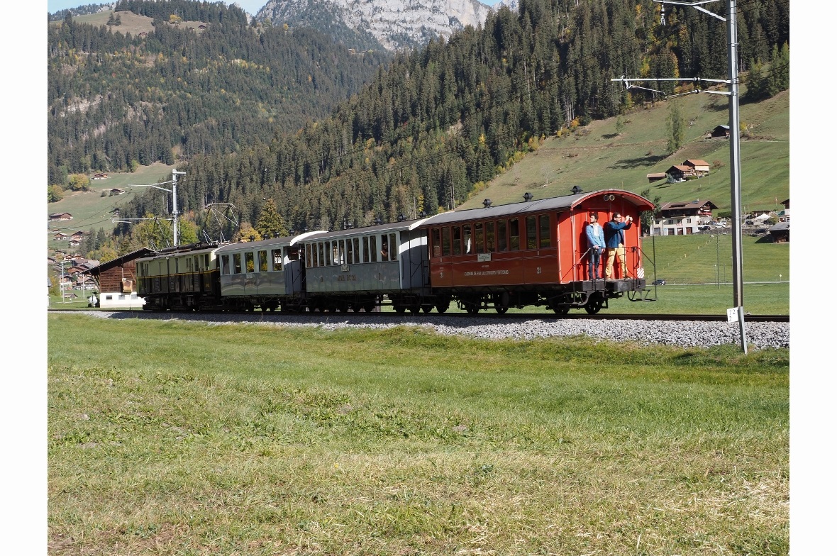 Die Belle Époque Züge rollten durch die Landschaft – 125 Jahre später.