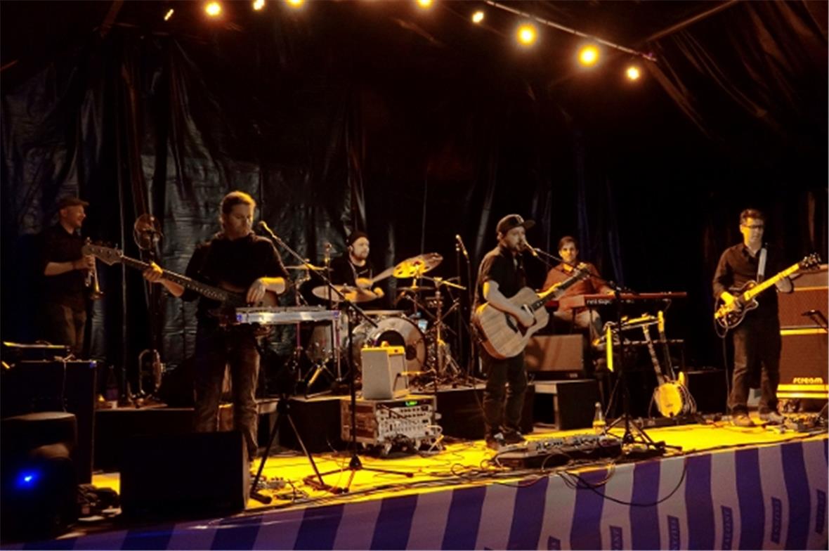 Die Berner Musiker «Halunke» mit ihrem Sänger Christian Häni.