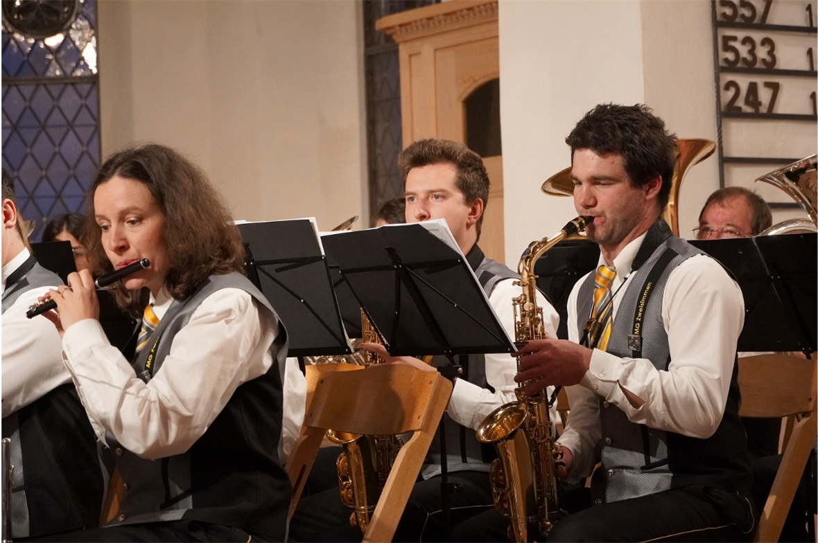 Die Bläserinnen und Bläser der MGZ strahlten grosse Musikfreude aus.