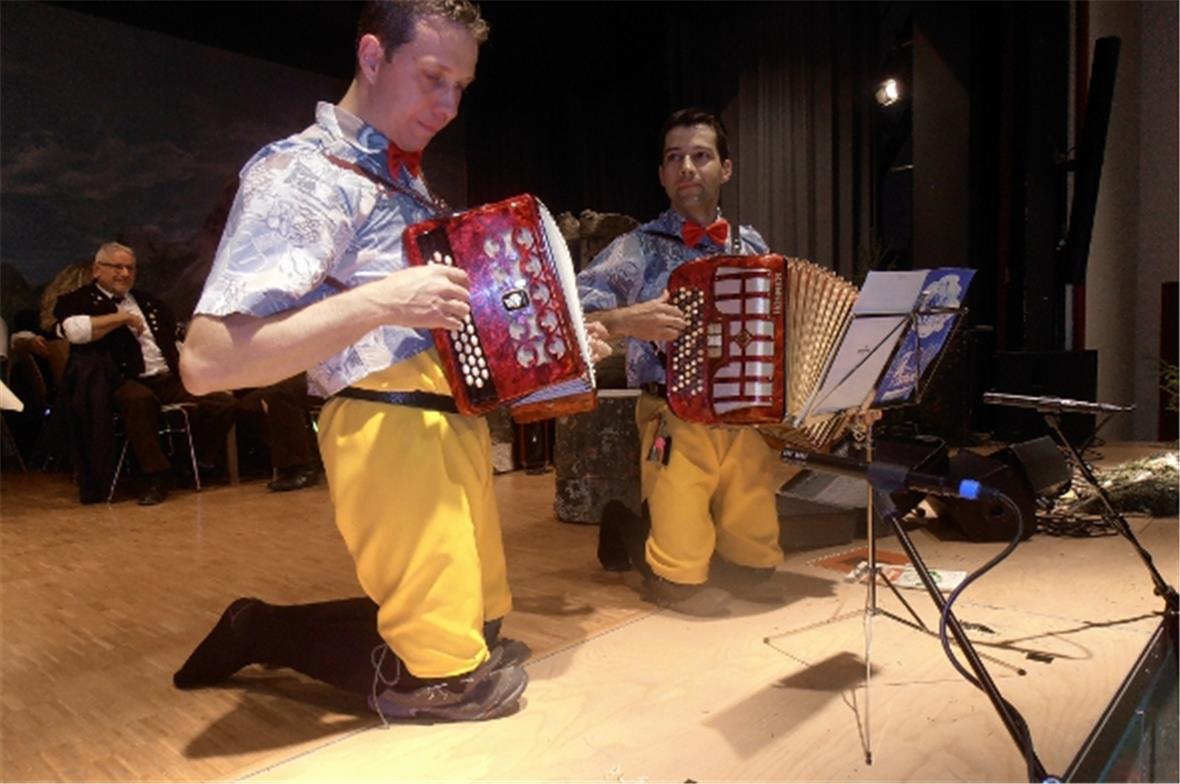 Die Buben Kasi und Beni fast wie bei ihrem ersten Auftritt im Jahr 1991!