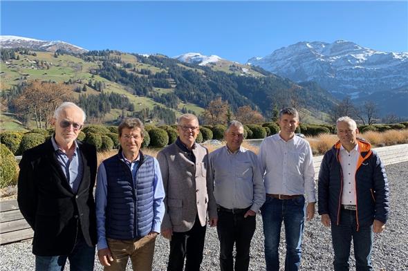 Die Delegation für die Vertragsunterzeichnung: Heinrich Summermatter, Andreas Mösle, Hansjörg Schneider, René Müller, Lukas Eichenberger und Albert Kruker.