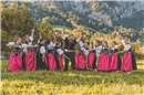 Die Ehrendamen präsentierten den strahlenden Sieger des Oberländischen Schwingfe...