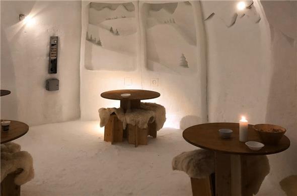 Die Eiskunst wurde heuer dem Jubiläum «50 Jahre Stockhornbahn» gewidmet.