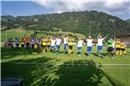 Die FCO-Legenden werden nach dem Match vom Publikum bejubelt.