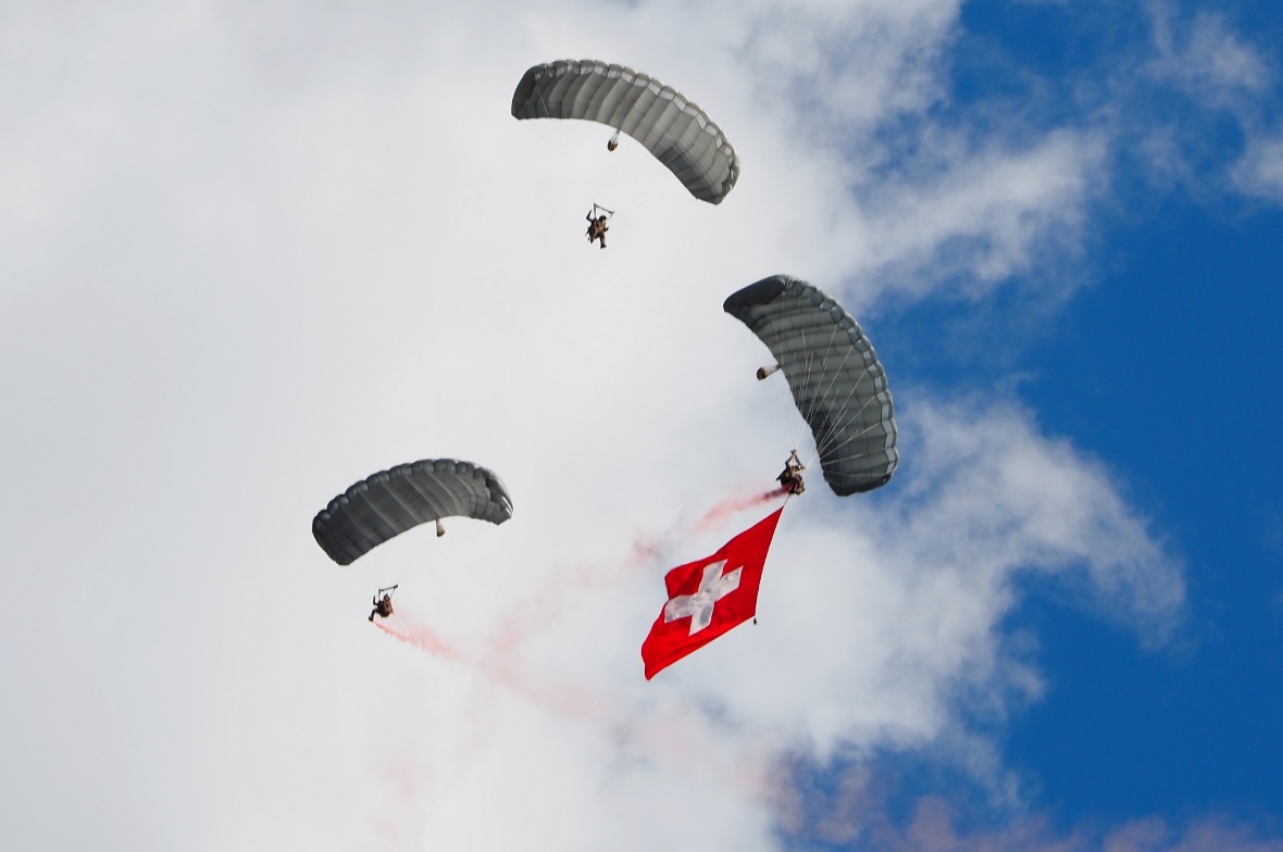 Die Fallschirm-Aufklärer der Kompanie 17 nach dem Absprung.