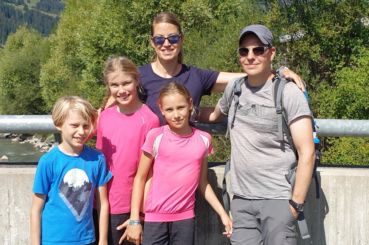 Die Familie Pfannes aus München wanderte elf Tage langs der Via Alpina bis an di...