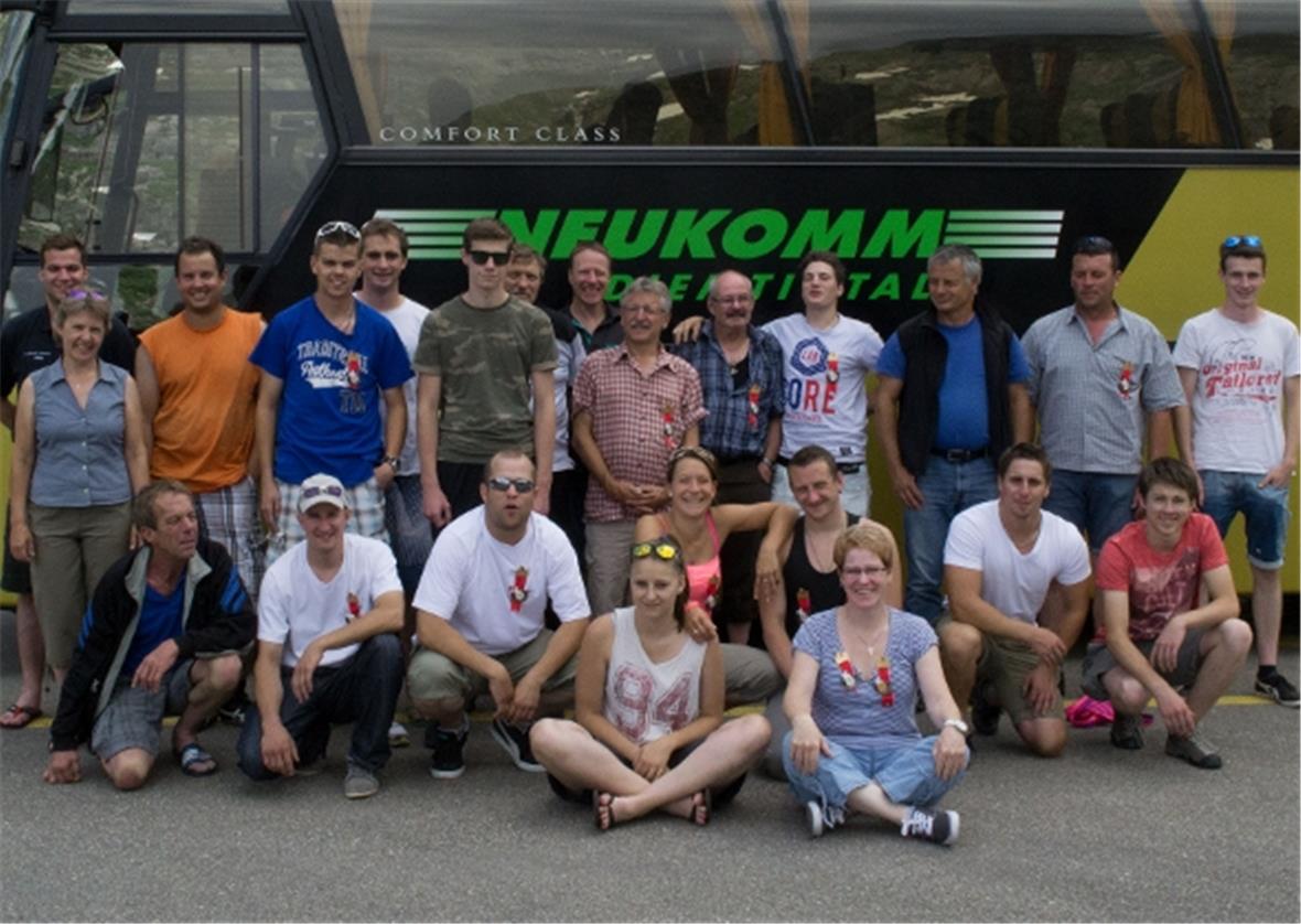 Die Feldschützen Erlenbach-Latterbach bei ihrem Zwischenhalt auf dem Grimselpass.