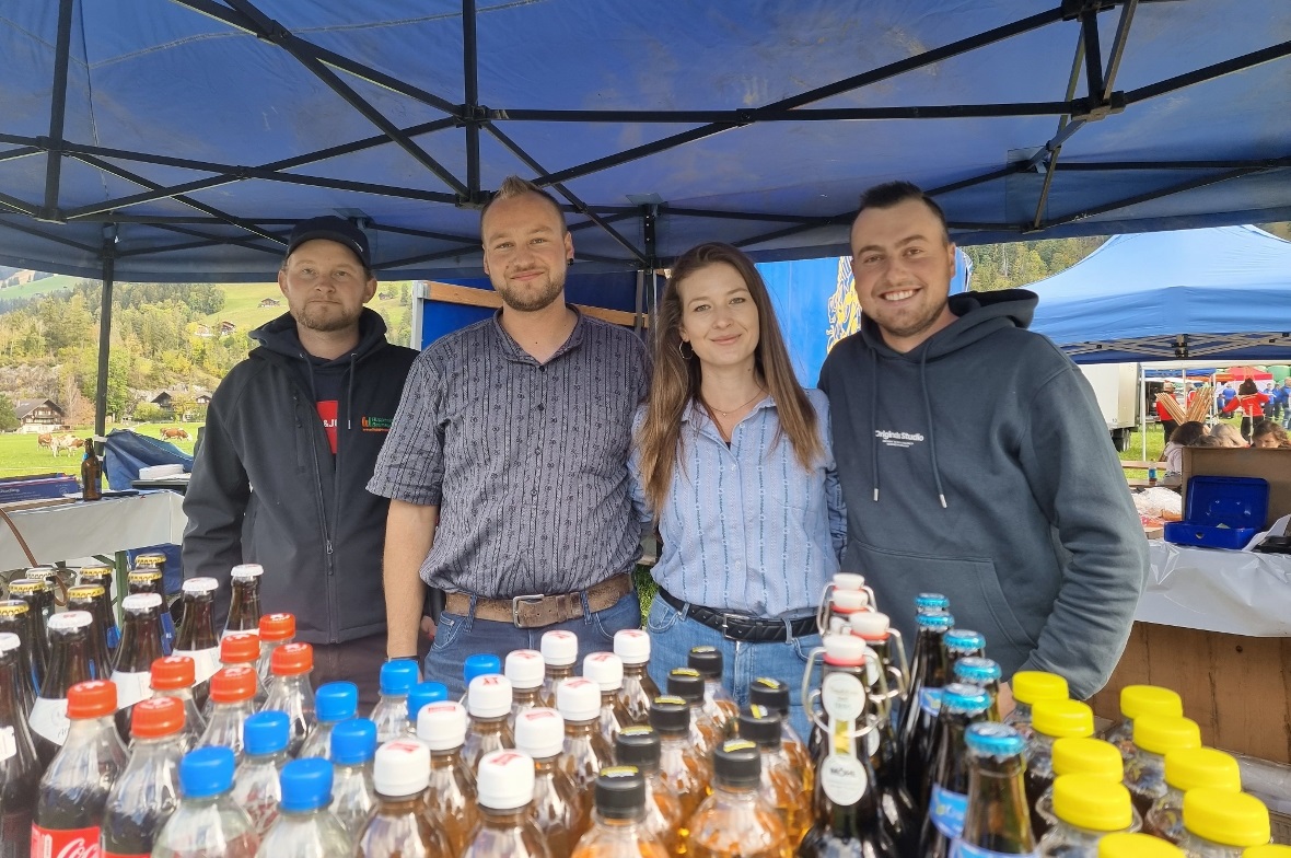 Die Festwirtschaft wurde betrieben von Stefan Tritten (links), Marco Tritten, Na...