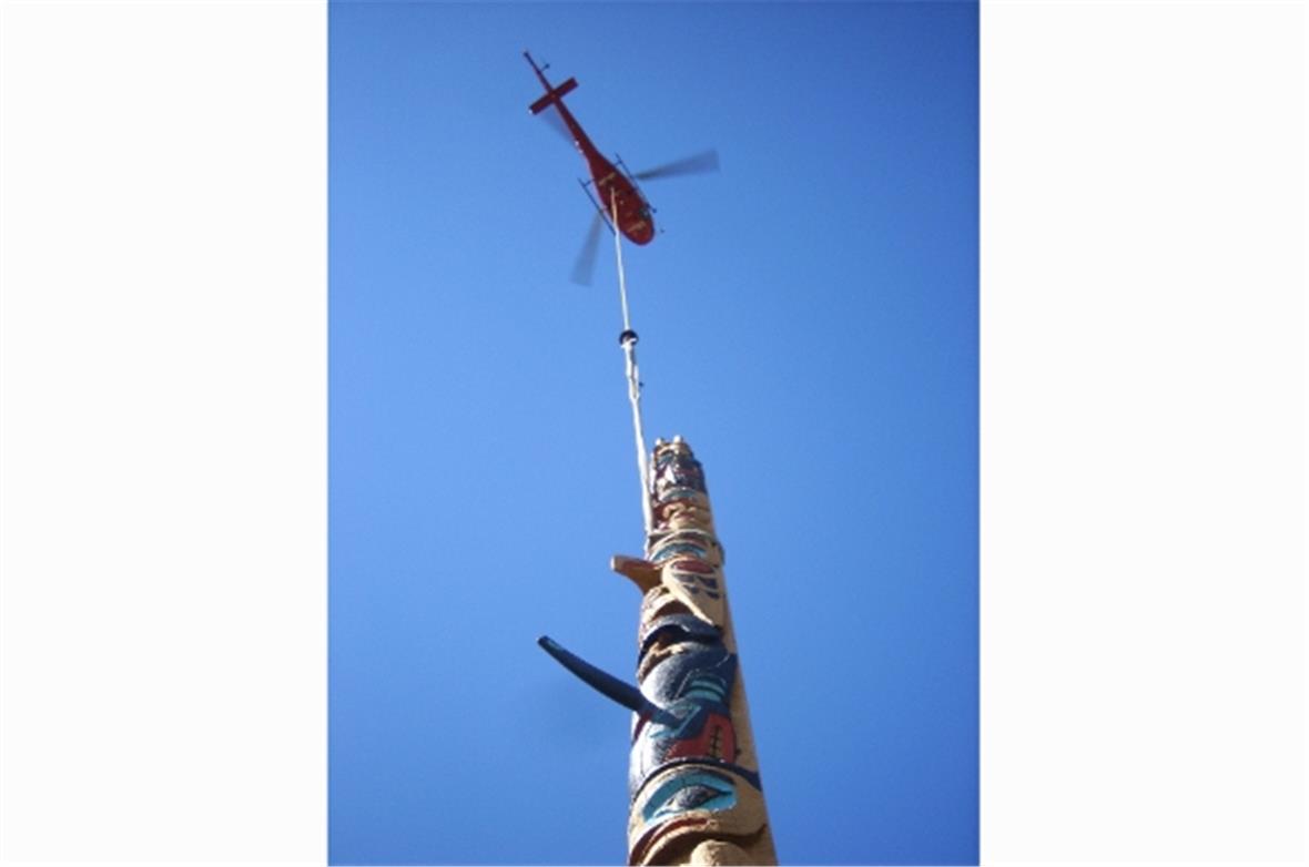 Die Fracht ist 10m lang und hat ein Gewicht von ca. 700kg.