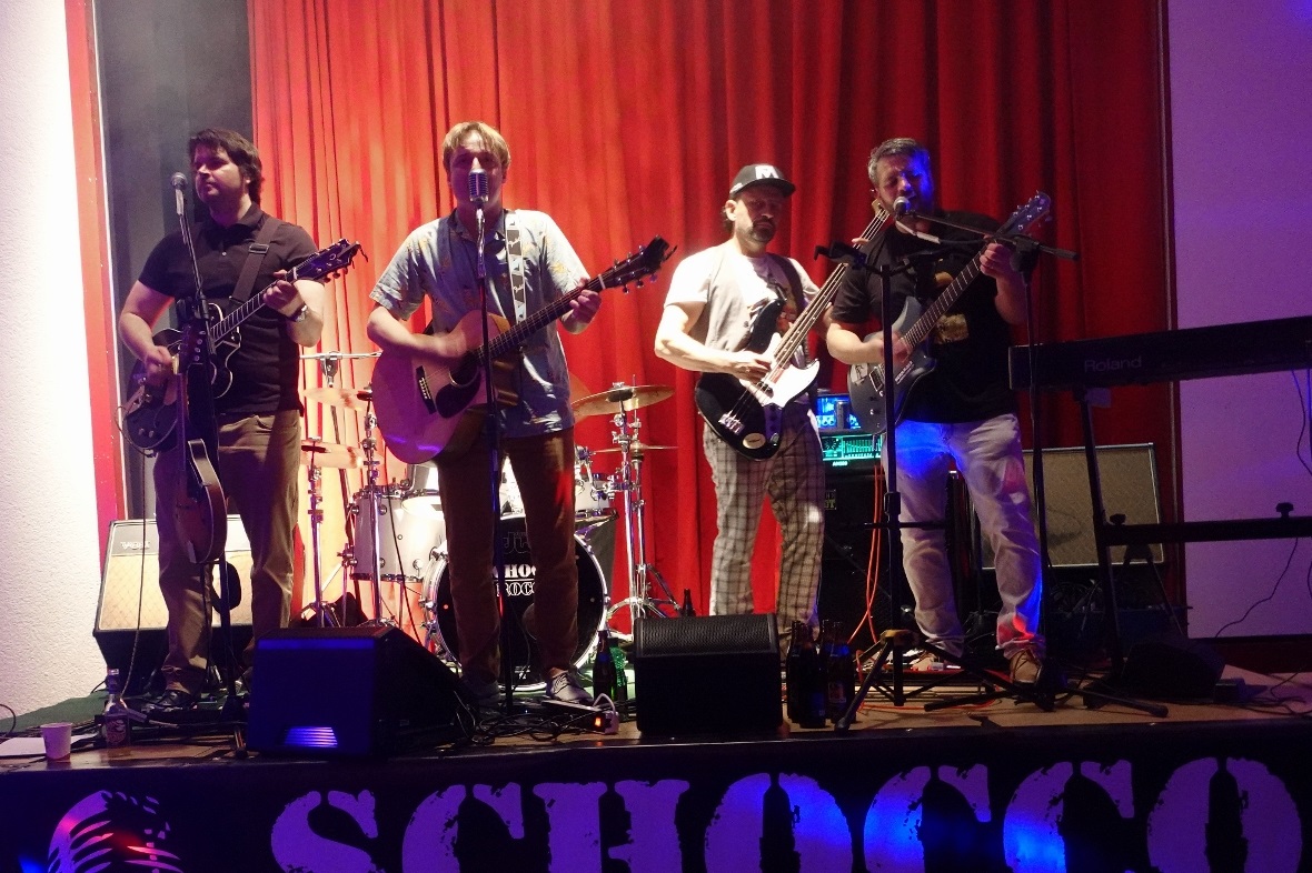 Die Franatiker feierten in Boltigen ihren Franjo in bodenständiger Art und Weise...