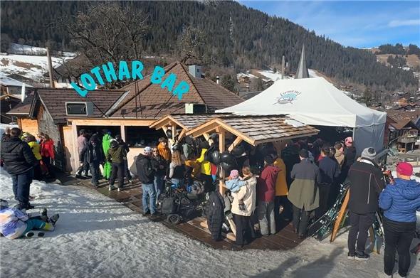 Die Franatiker im Freudentaumel: Live im Olympiaabfahrts-Zielraum in Bormio vor Ort wie auch beim Public Viewing in der Lothar Bar in Zweisimmen.