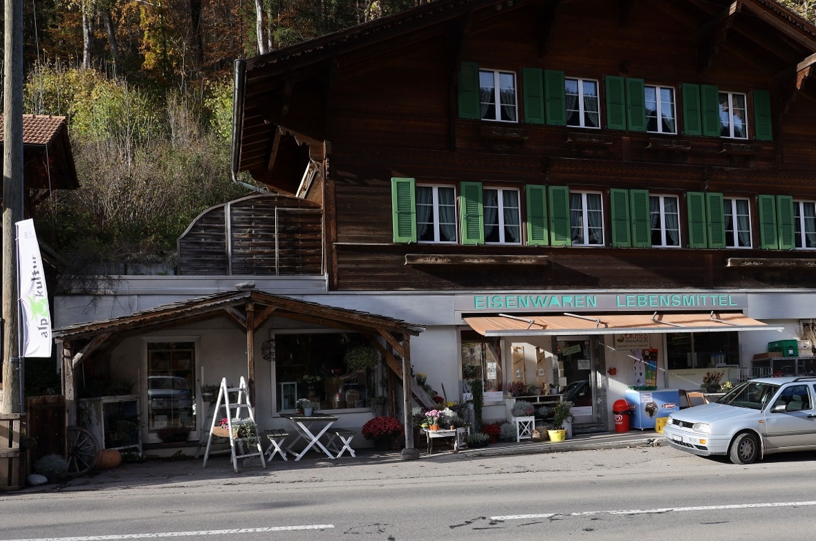 Die Front von Bichsels Einkaufsecke in Reidenbach.
