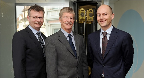 Die Führung der AEK BANK 1826 – Markus Gosteli, stv. Direktor / Dr. Hans-Ulrich Zurflüh, Verwaltungsratspräsident / Dr. Remo L. Häcki, Direktor.