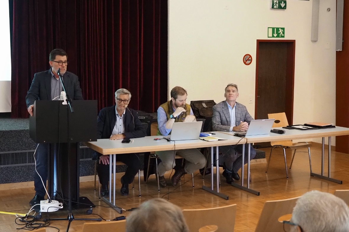 Die GSS informierte: Albin Buchs, Verwaltungsrat und Co-Präsident der Bergregion; Stephan Hill, Präsident des Verwaltungsrats; Alexander Gäumann, Leiter Geschäftsstelle sowie Verwaltungsrat Jean-François Andrey.