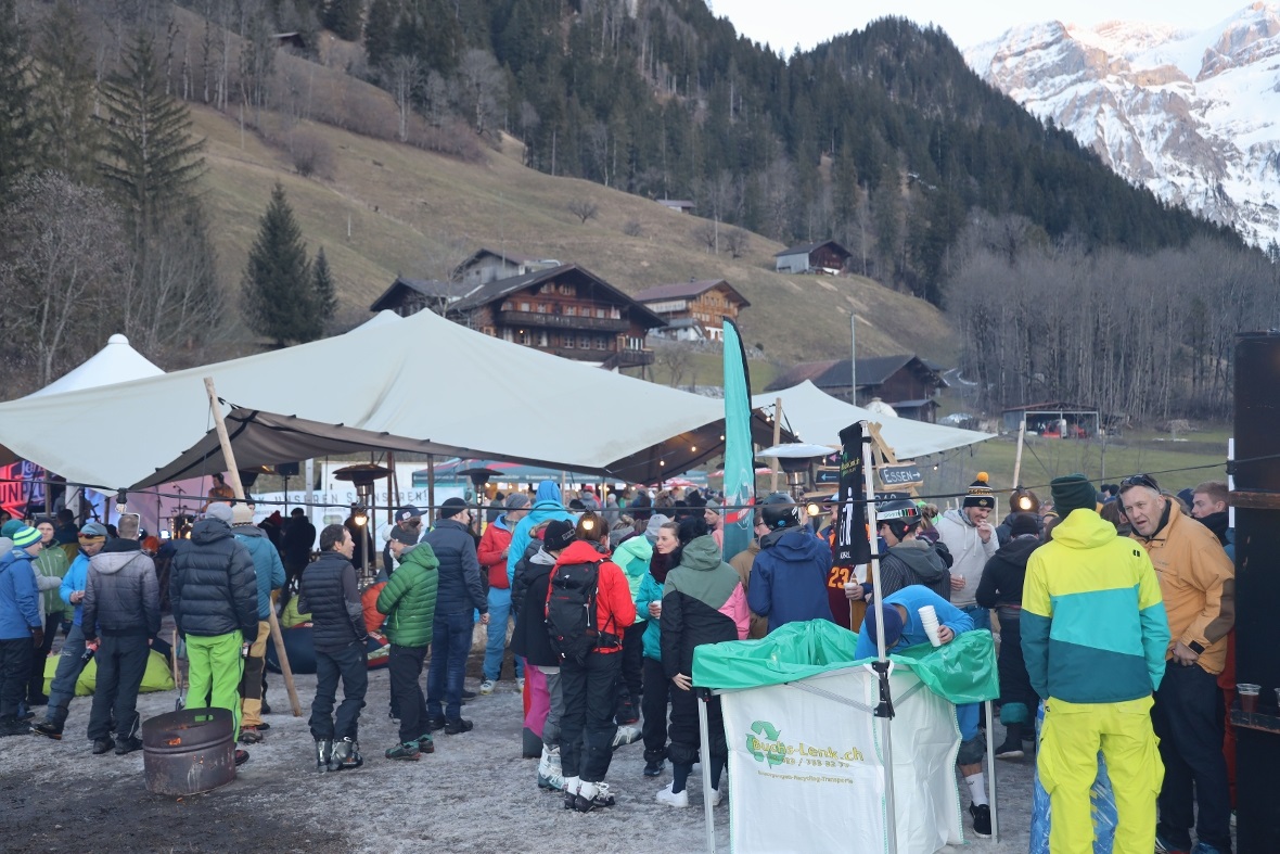 Die Gäste erwarten das Konzert am «Lenk UNPLUGGED» 2020.