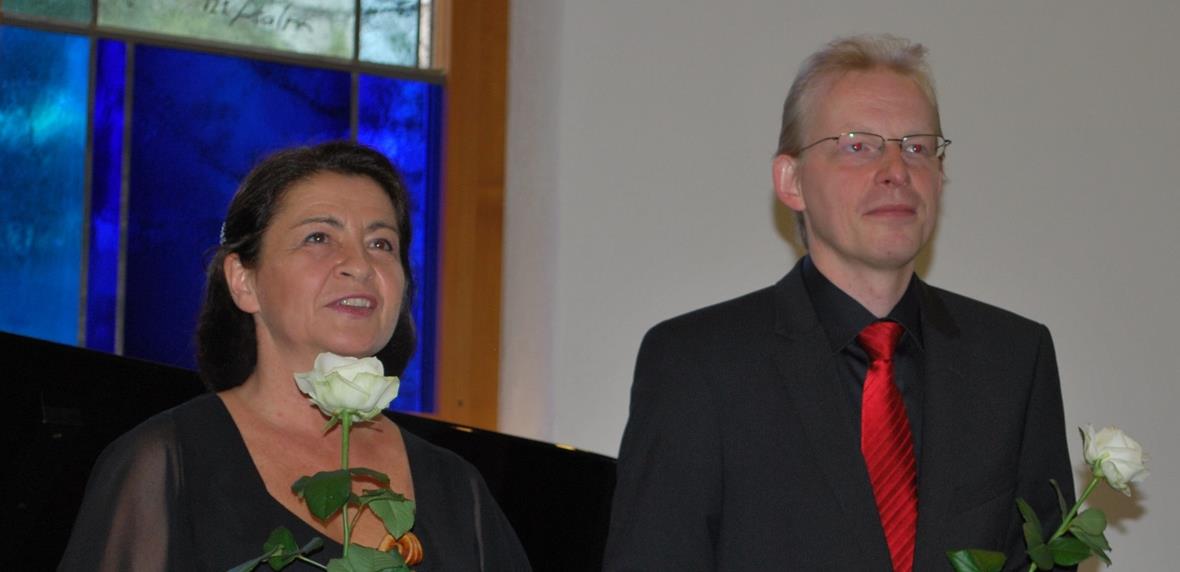 Gesamtleitung von Francesch zu Oprean und Oetiker Die Geigerin Adelina Oprean und Pianist Adrian Oetiker eröffneten mit Beethovens «Kreutzer»-Sonate A-Dur die 33. musikalische Sommerakademie Lenk. Sie sind zugleich die neue Gesamtleitung der Sommerakademie.