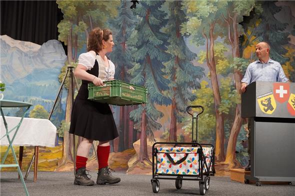 Die Gemüsehändlerin Heidi ist in den Leuenwirt verliebt.