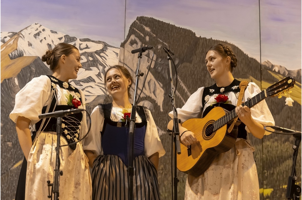 Die Geschwister von Niederhäusern, Ameli, Nadja und Francin, sind ein junges, au...