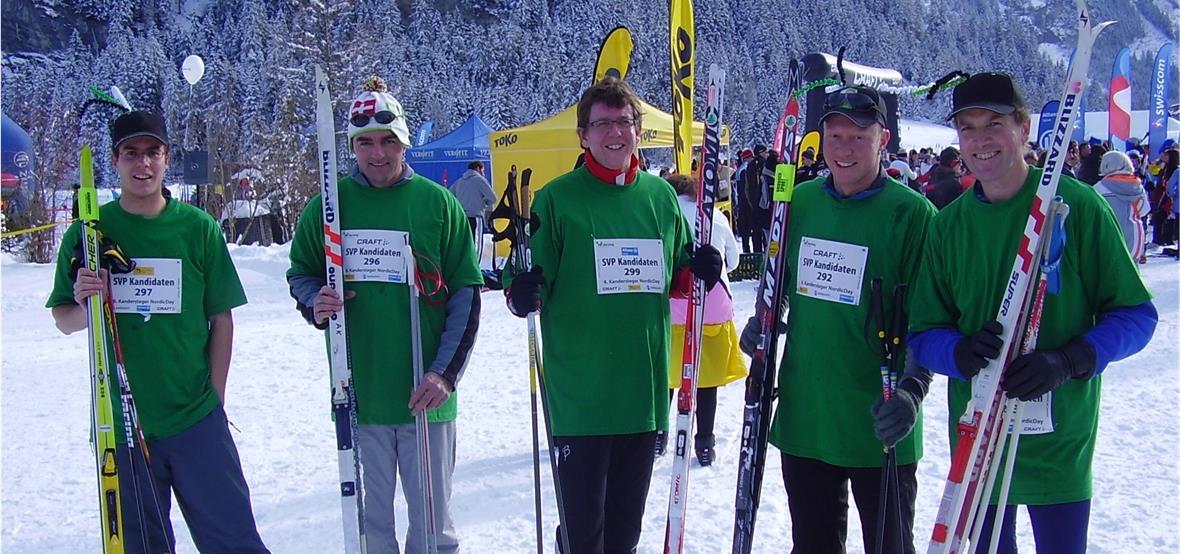 Die Gruppe Simmentaler SVP-Grossratskandidaten zusammen mit dem Regierungsrats-Kanditat Albert Rösti. Von rechts nach Links: Bruno Stucki, Wimmis, Thomas Knutti, Weissenburg, Albert Rösti, Michael Blatt, Oberwil, Peter Schmid Wimmis