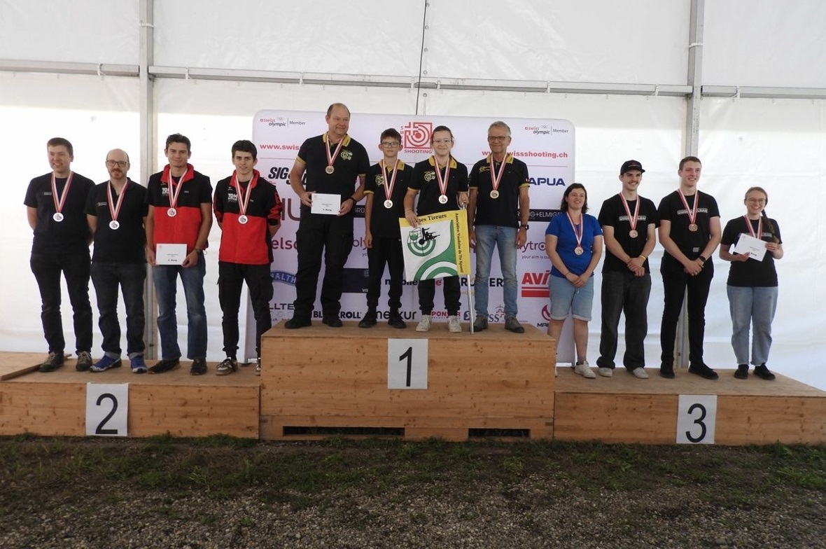 Die Gruppe aus Zweisimmen (links) belegte in der Kategorie Elite/U21 Platz zwei am Schweizer Gruppenmeisterschaftsfinal.