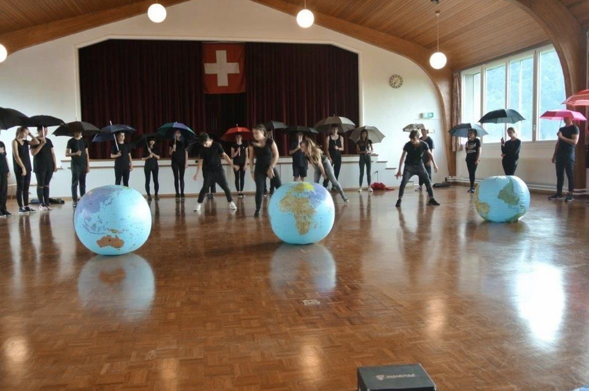 Die Gruppe bei der Arbeit.