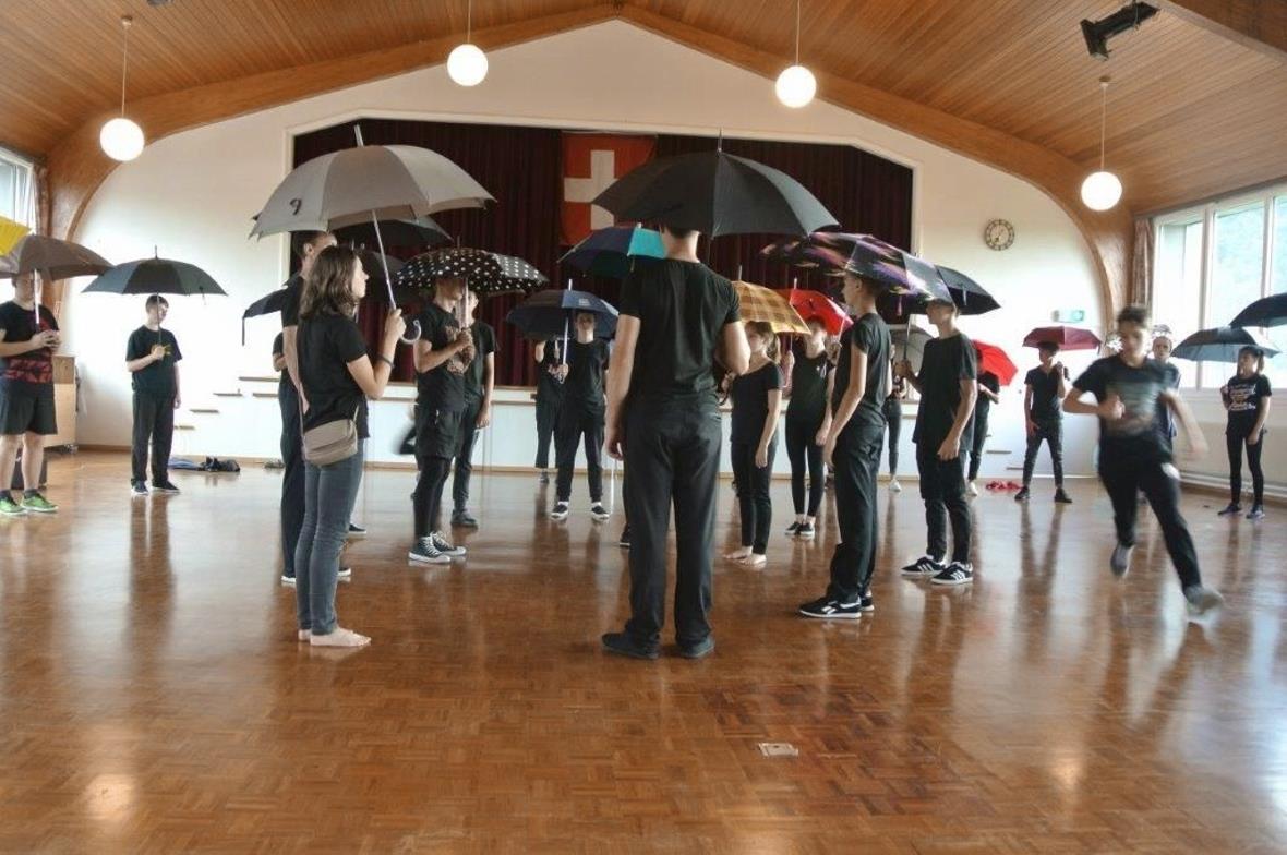 Die Gruppe bei der Arbeit.