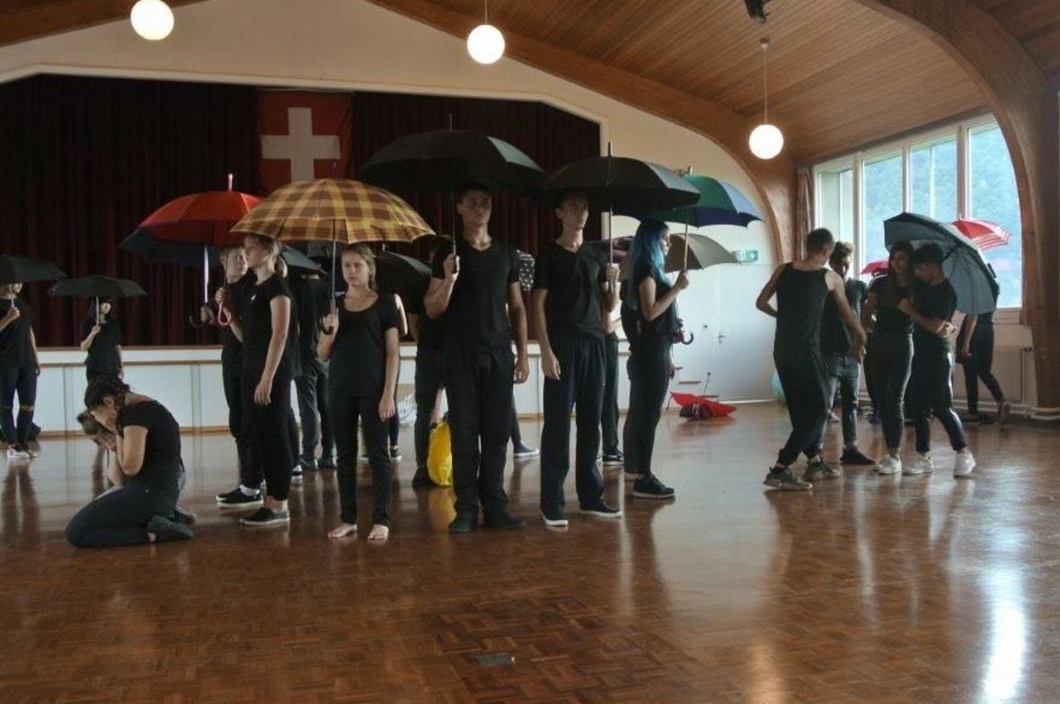 Die Gruppe bei der Arbeit.