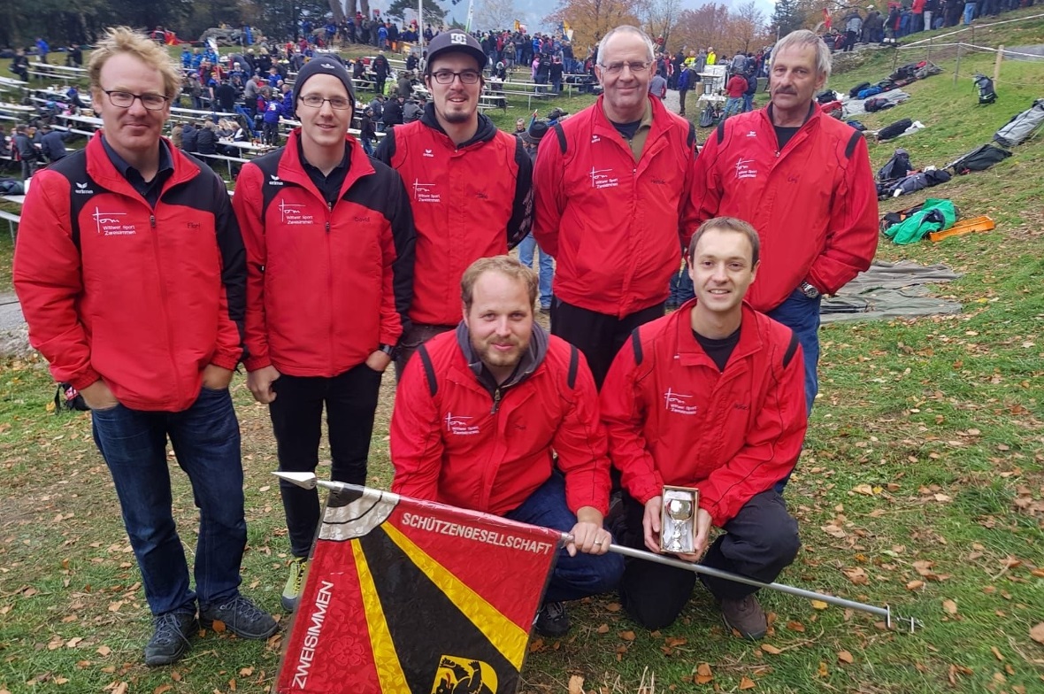 Rütlischiessen und Abschlussabend Die Gruppe der Zweisimmen Schützen am Rütlischiessen 2018.