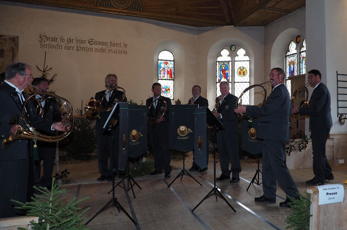 Die Gürbetaler Parforcehorn-Bläser umrahmten den Hubertus-Gottesdienst mit ihrem...
