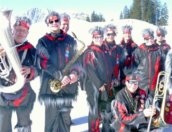 Die Guggemusig «S’10i» aus Steffisburg.