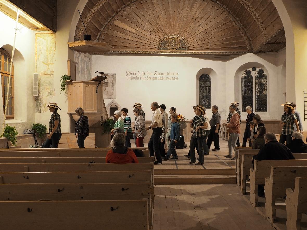 Die Happy Free Line Dancer’s zeigten in der reformierten Kirche erste Schritte i...