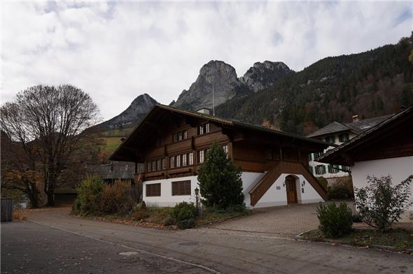 Die Hausarztpraxis in der Boltiger Fuhrenmatte: Eigentümer ist derzeit noch immer Mohammed Al Saad.