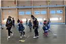 Die Hockeyprofis und die Jugendlichen schenkten sich nichts beim Match.