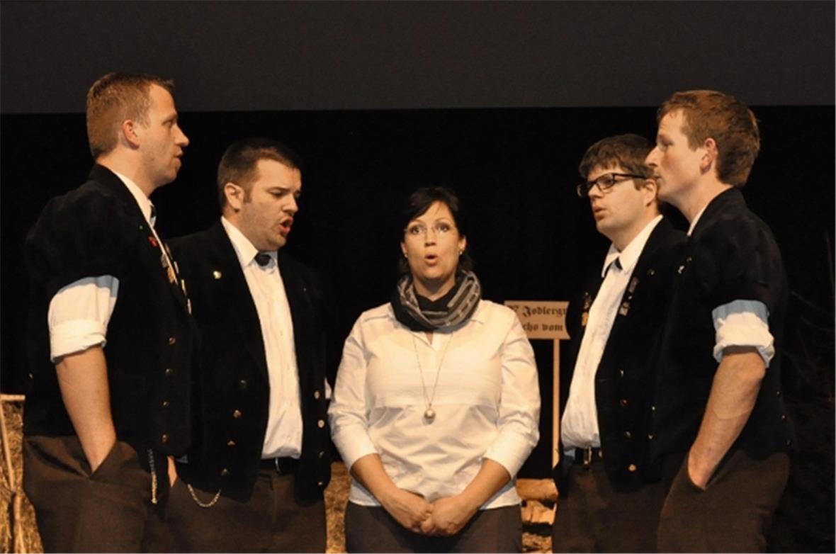 Die Horeflue Jutzer mit der Vorjutzerin Sarah Lempen aus St. Stephan