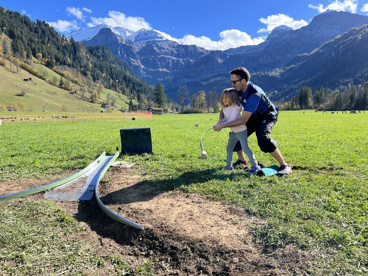 Die Hornusser Utzigen geben ihr Wissen auch an die Kleinsten weiter.