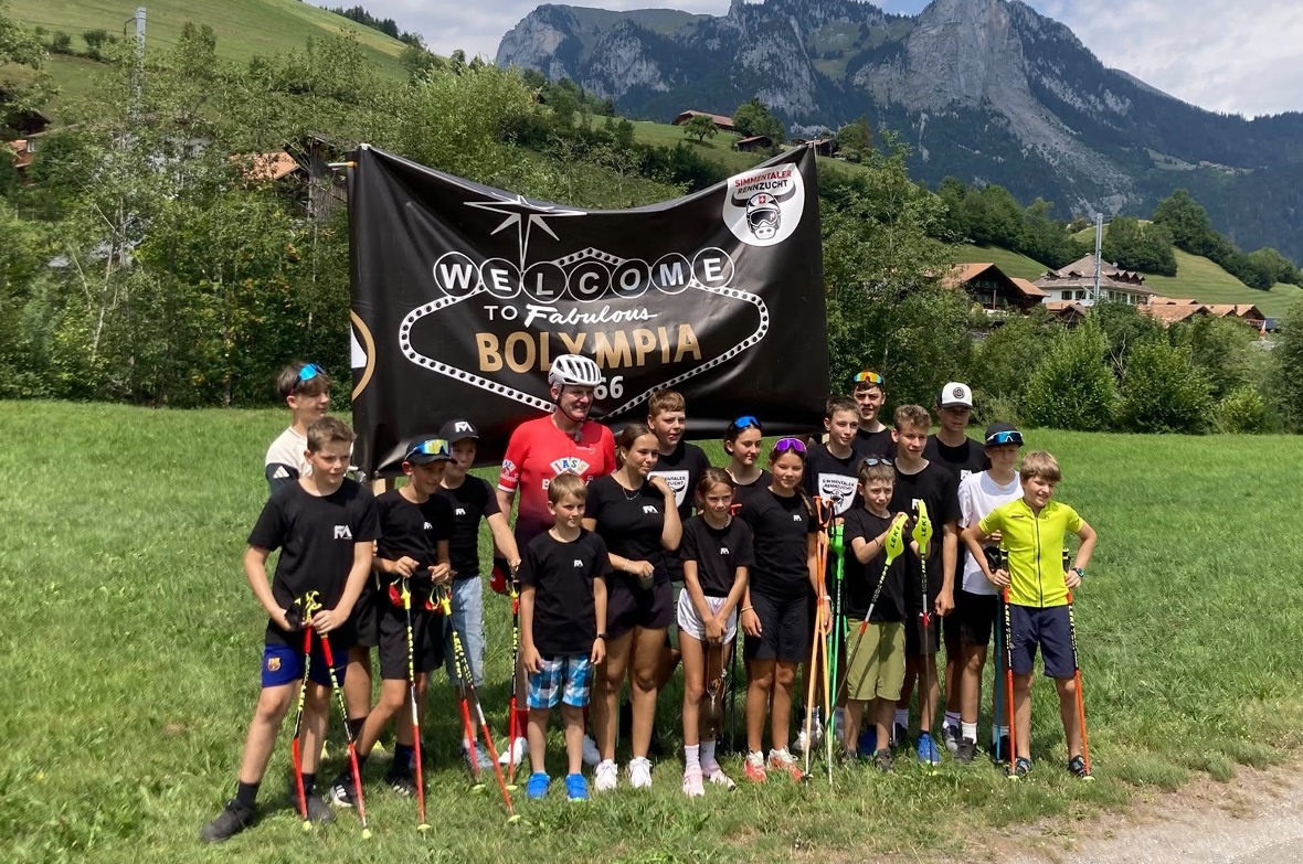 Die JO-Kids des Skiklubs Boltigen hiessen «Salzi» und das gesamte Veloteam in Reidenbach herzlich willkommen.