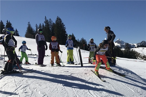 Die JO-Klubmeisterin Laura Brunner kurz nach dem Start.